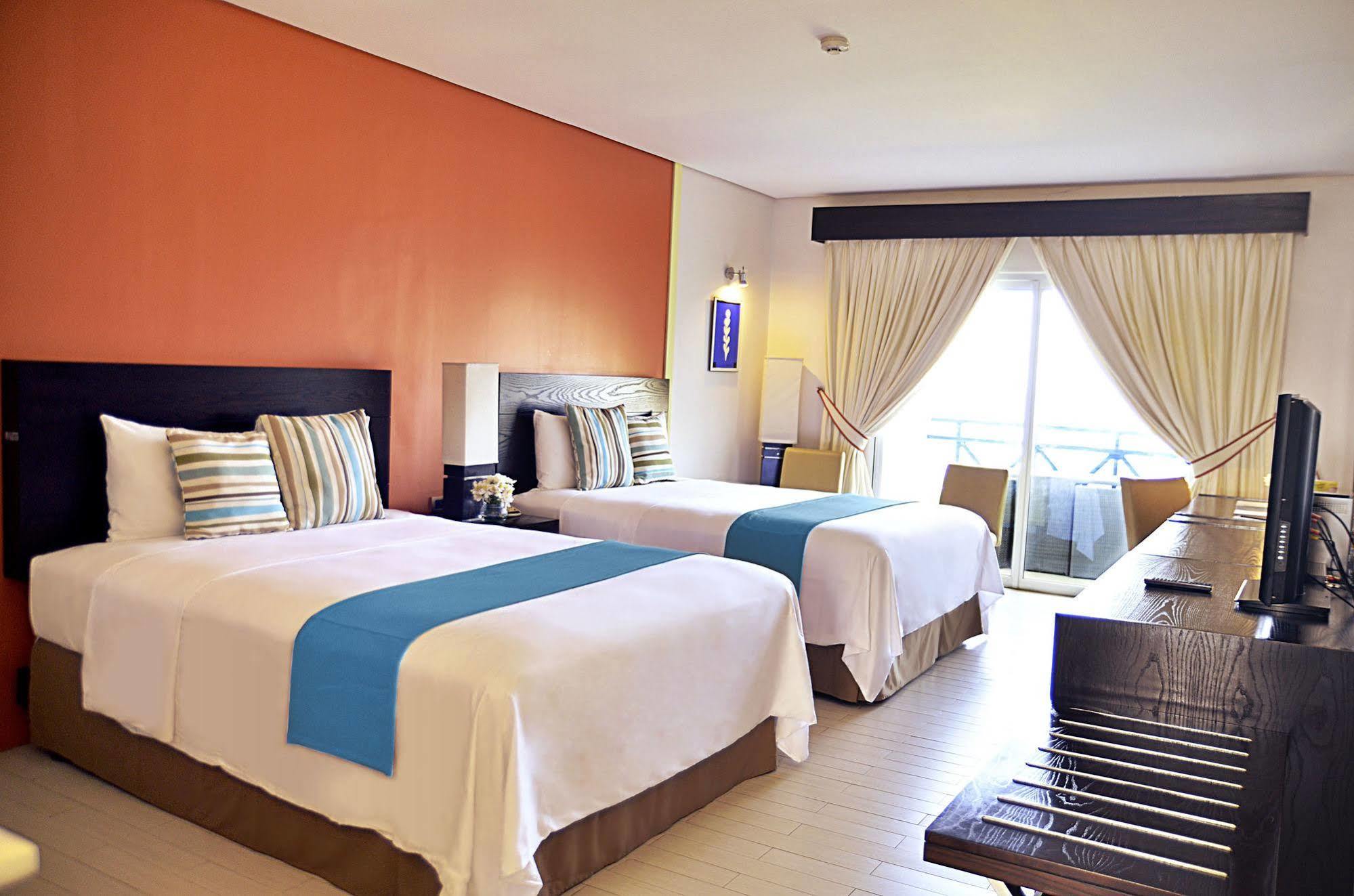 Thunderbird Resorts - Poro Point San Fernando City  Kültér fotó