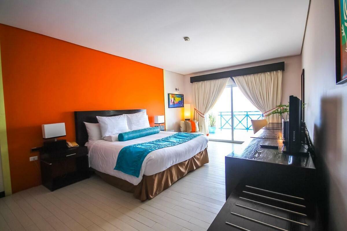 Thunderbird Resorts - Poro Point San Fernando City  Kültér fotó